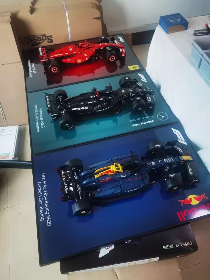 The Speed Icon Display - Mercedes F1